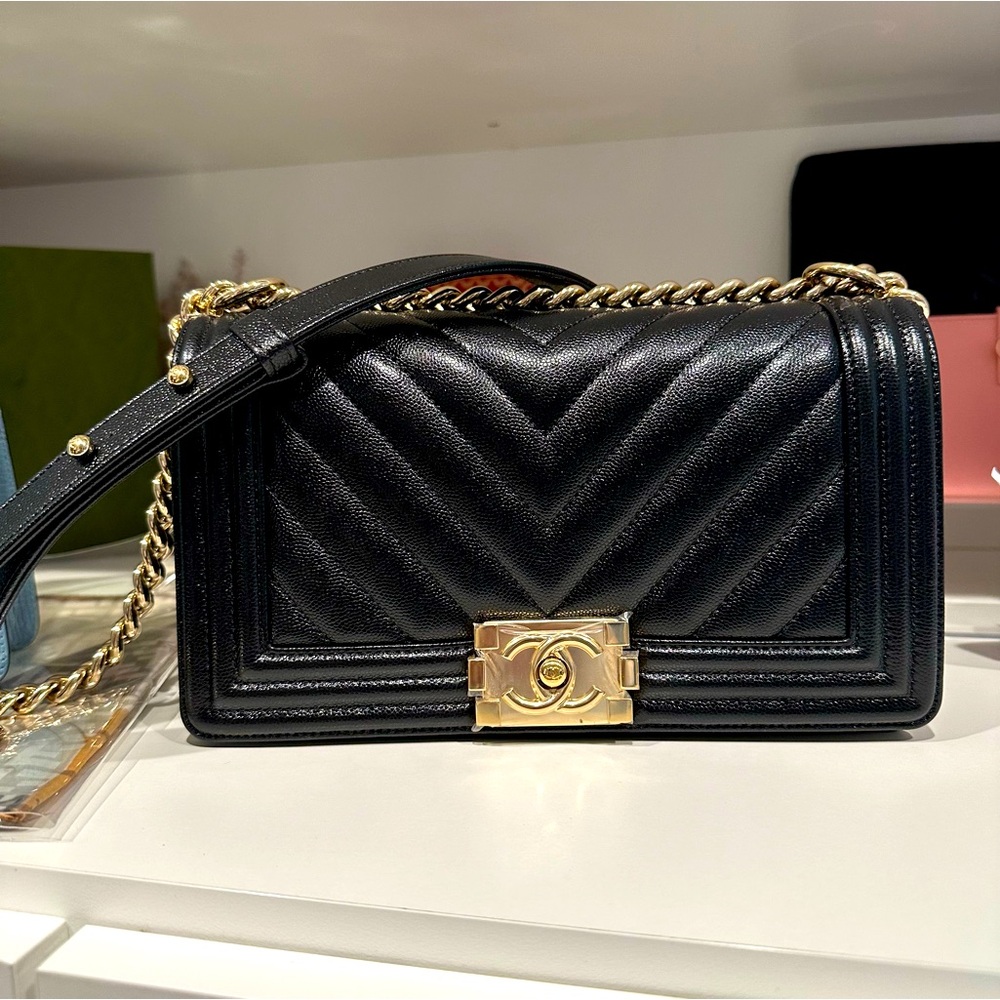 Chanel medium Boy Bag Caviar leather NWT - Picture 7 of 17